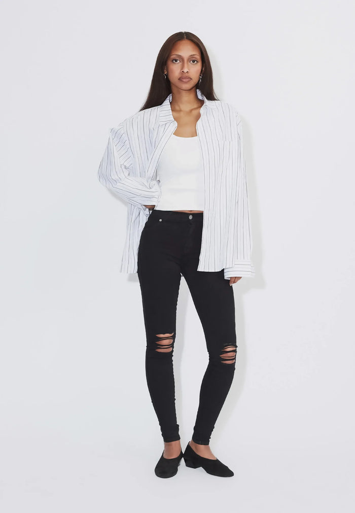 LEXY JEANS - Black Ripped Knees