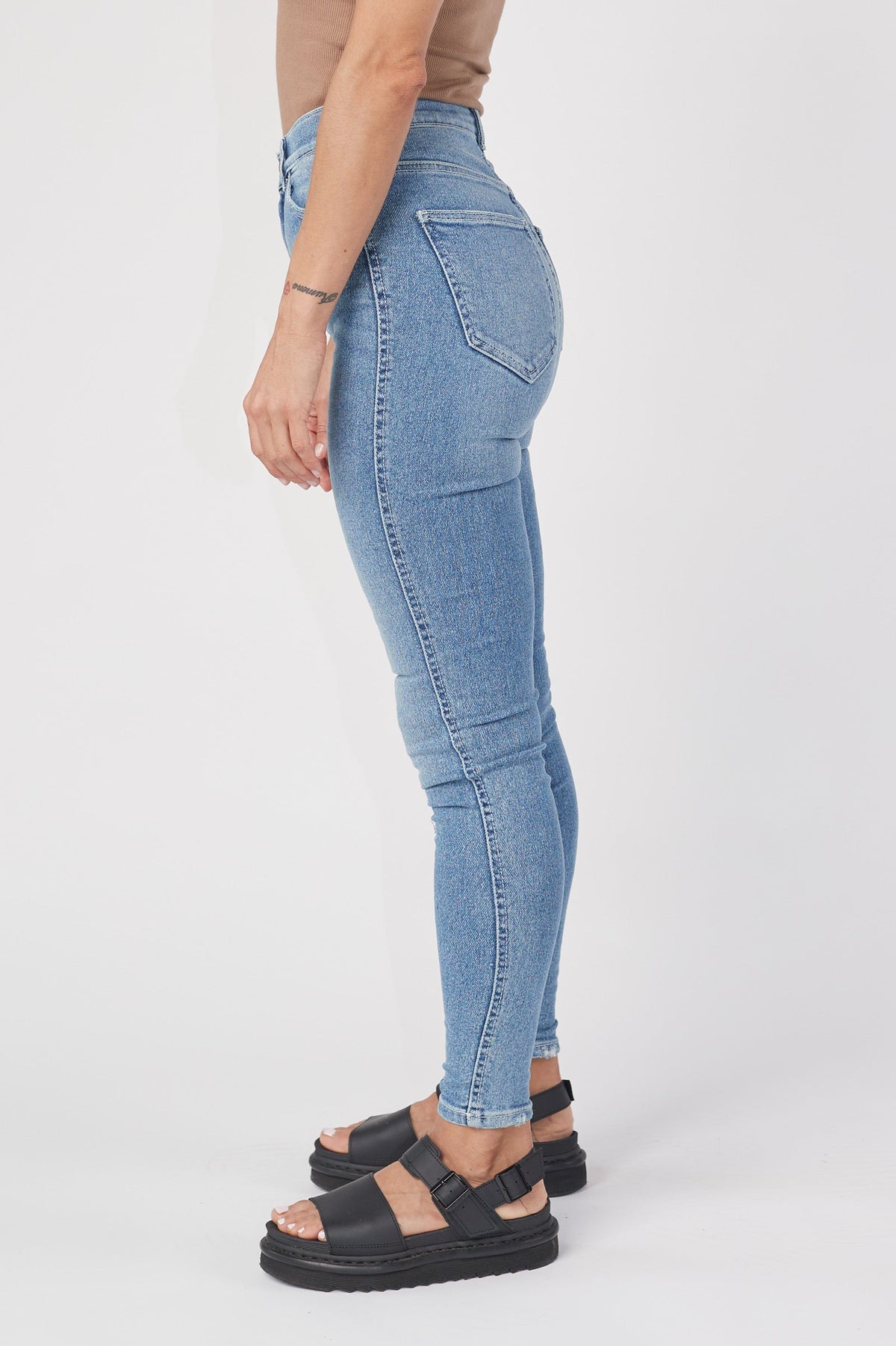 MOXY JEANS - Breeze Mid Worn Hem – view 4