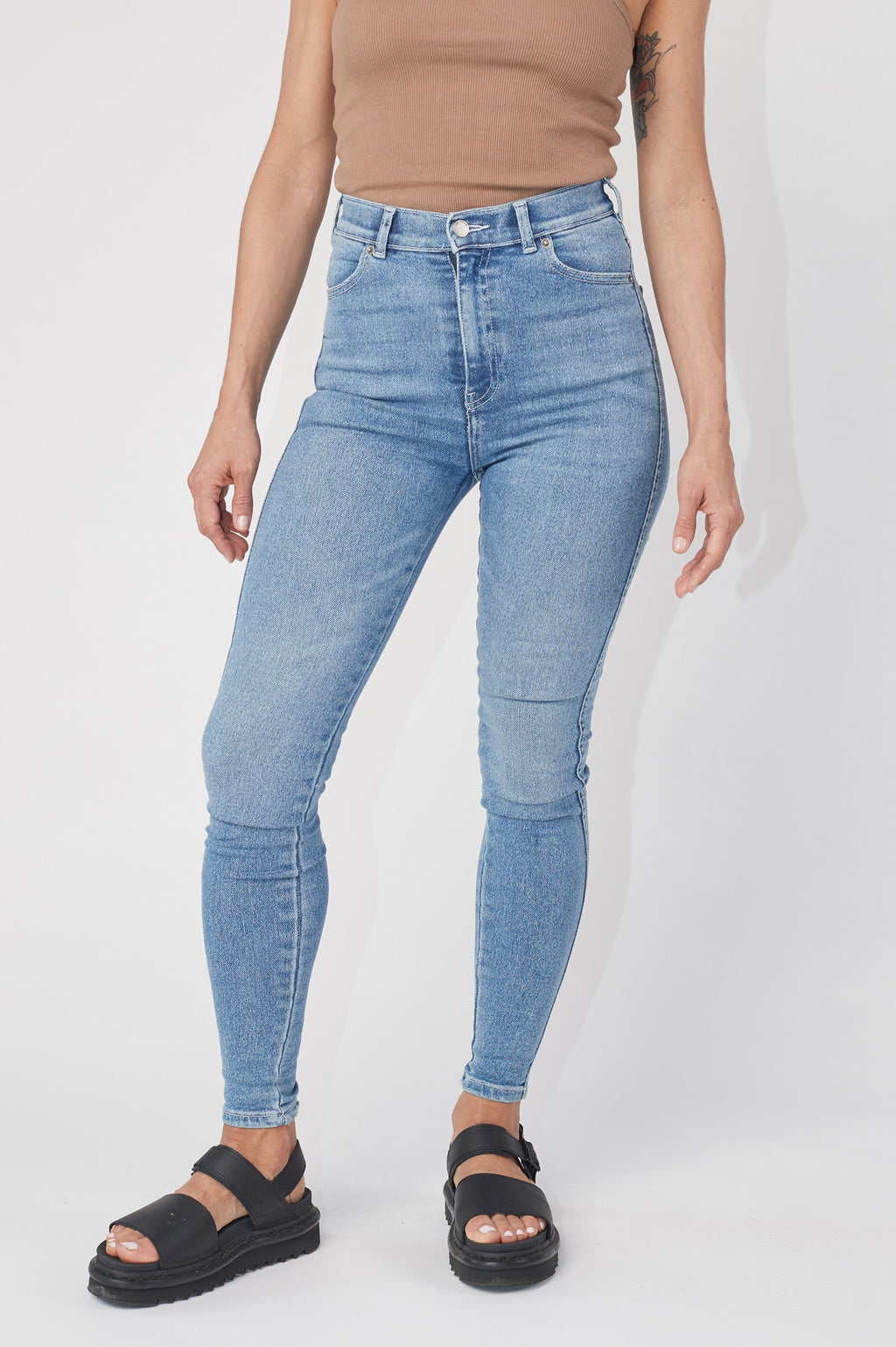 MOXY JEANS - Breeze Mid Worn Hem – view 3
