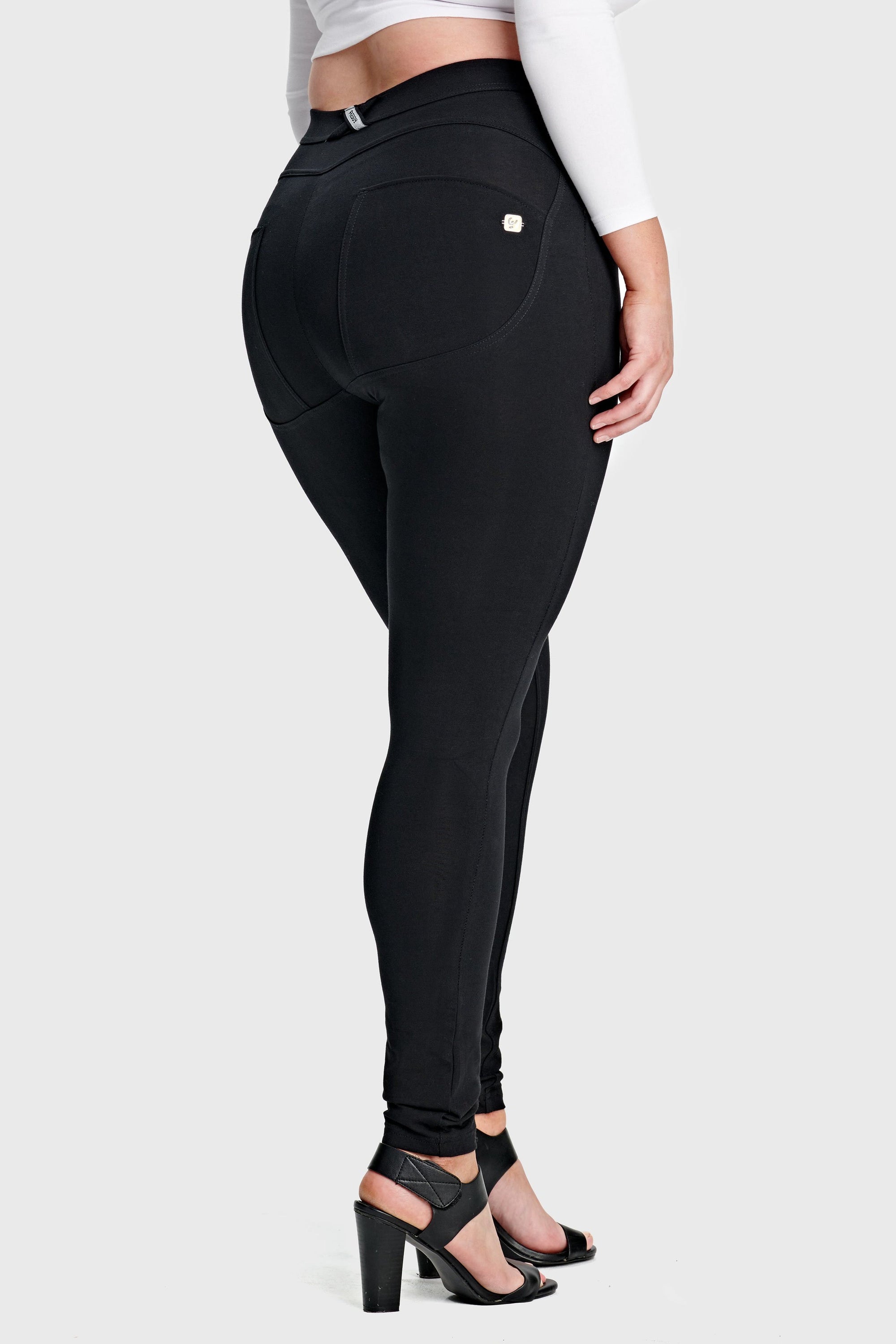Hourglass Fit Black Cotton Mid Rise Full Length