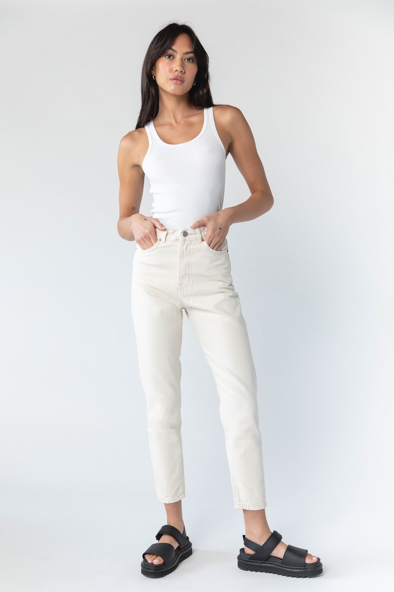 Nora Jeans | Mom fit | Dr. Denim Ireland - We Are