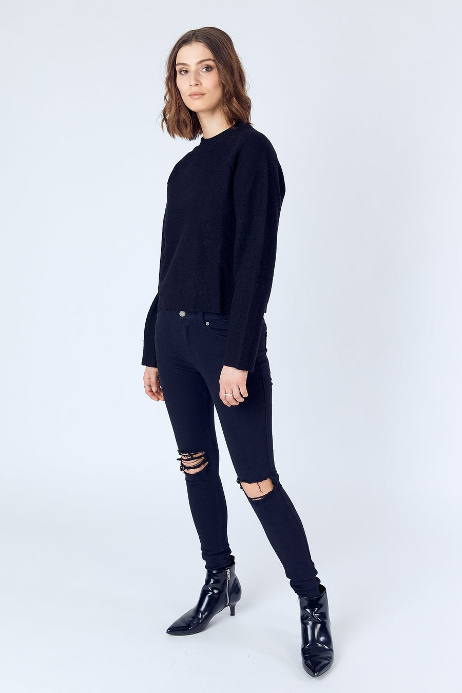 LEXY JEANS - Black Ripped Knees