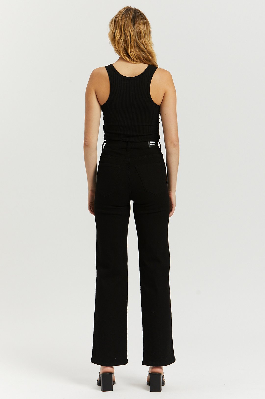 Moxy Straight - Black