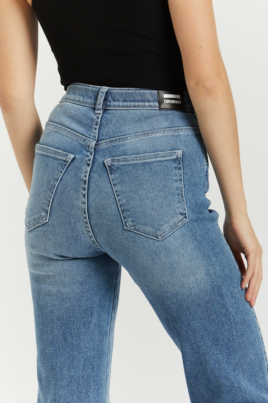 Moxy Straight - Breeze Mid Worn Hem